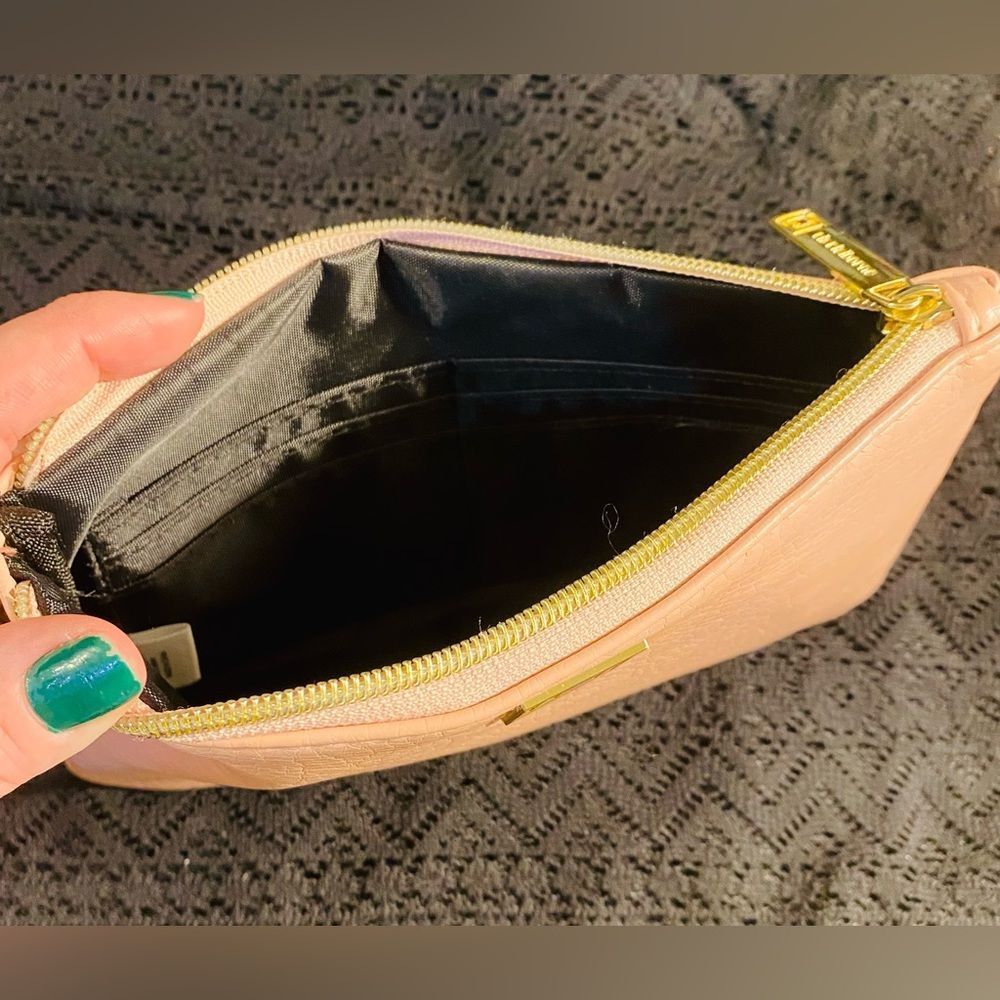 Liz Claiborne Light Pink/Peach Wristlet With Gold Accents - Picture 7 of 8